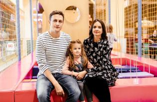 Ведучий ТСН Святослав Гринчук показав, як проводить вихідні з дружиною та донькою Дзвінкою