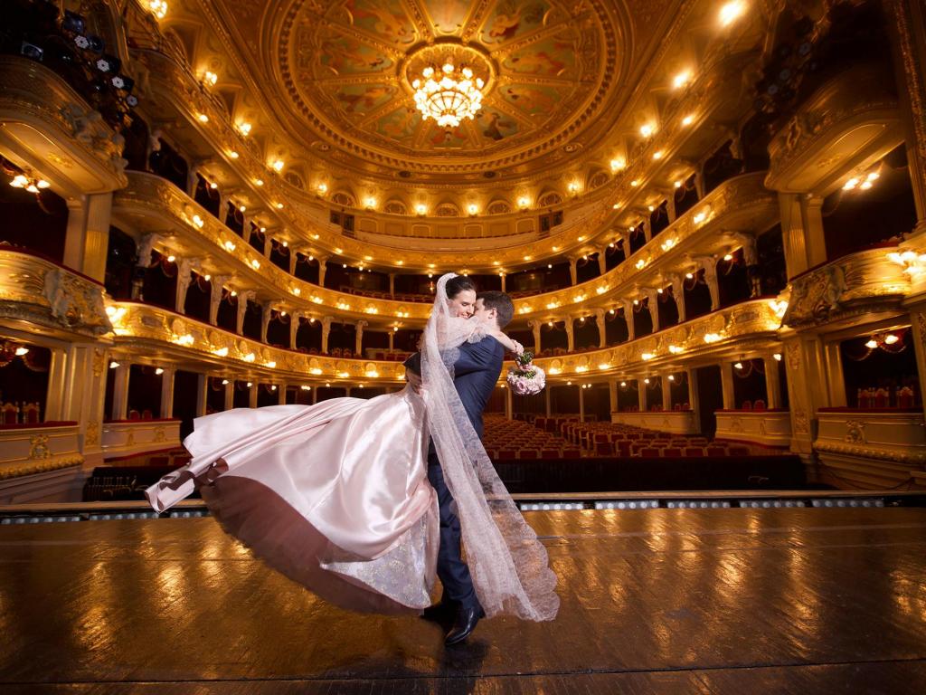 Оксана Лынив отпраздновала свадьбу во Львове: в узком семейном кругу и с сохранением традиций (фото)