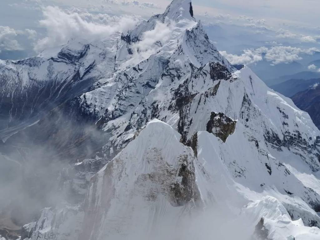 Украинские альпинисты покорили вершину в Гималаях, которую до этого не покорил никто