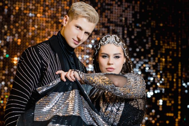 Пара шоу "Танцы со звездами" Александра Зарицкая и Юрий Мешков вместе снялись для клипа группы KAZKA