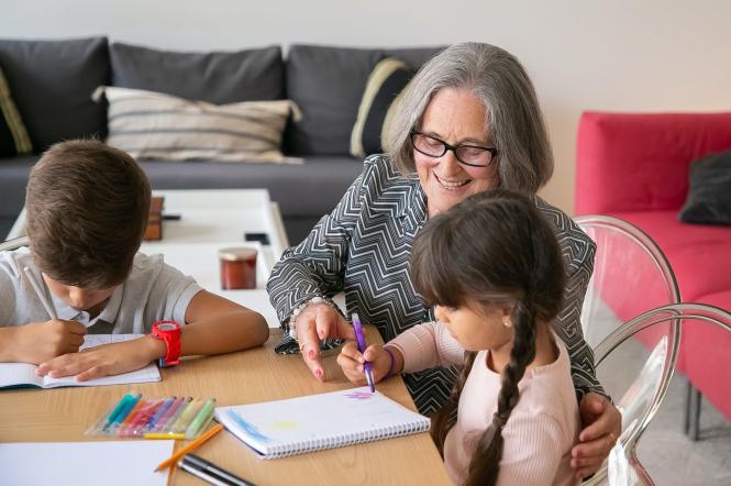 Бабусі і мами: як побудувати здорові стосунки з урахуванням інтересів дітей (поради психолога)