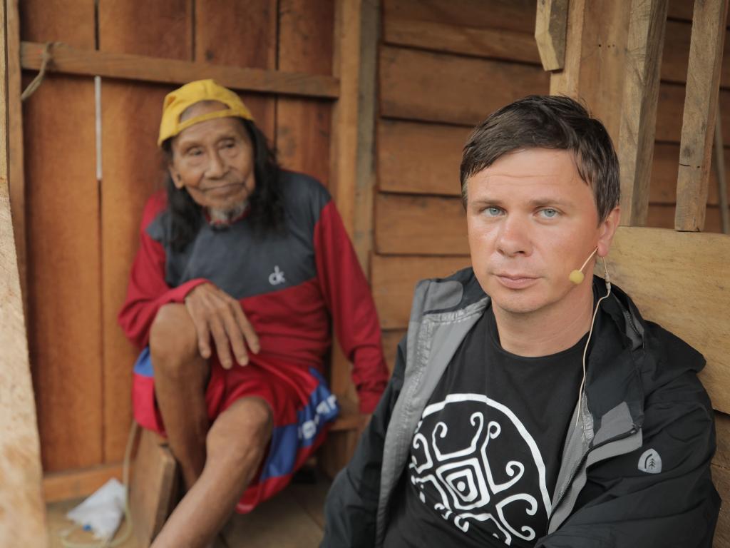 «Мир наизнанку» Дмитрий Комаров продолжает знакомить зрителей с индейским племенем ваорани