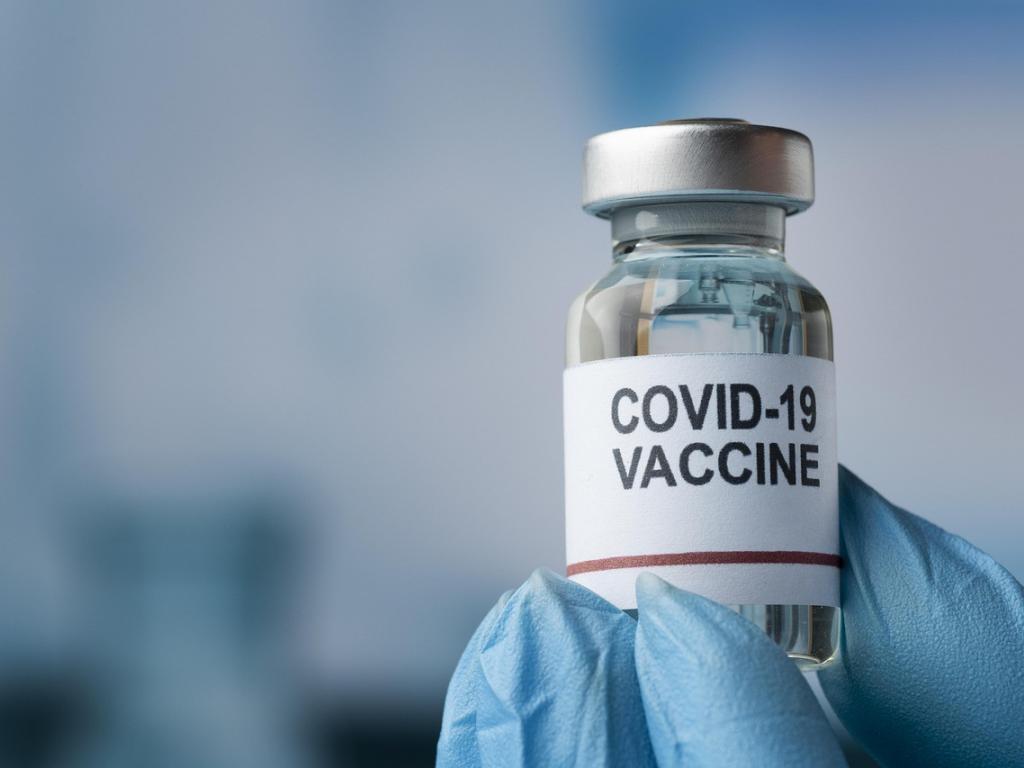 Додаткова та бустерна вакцинація від коронавірусу: в Україні вже дозволена. Кому рекомендується, з якими інтервалами?