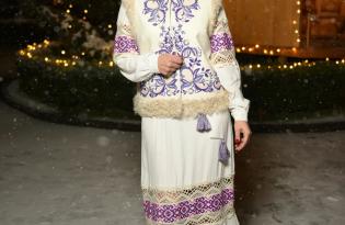 Рассматриваем образ Людмилы Барбир на рождественские праздники (фото платья)