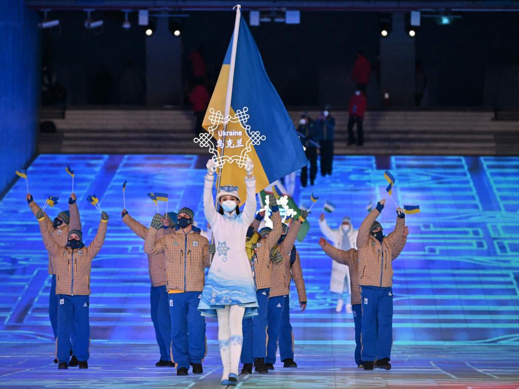 Збірна України на урочистій церемонії відкриття Олімпіади 2022: хто ніс наш прапор, скільки українських спортсменів змагаються на нагороди у Пекіні 