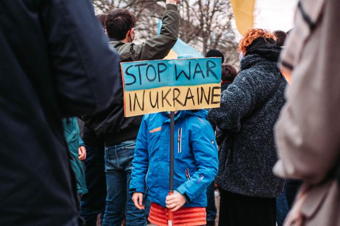 На тысячных митингах по всему миру украинцы просят закрыть небо над Украиной