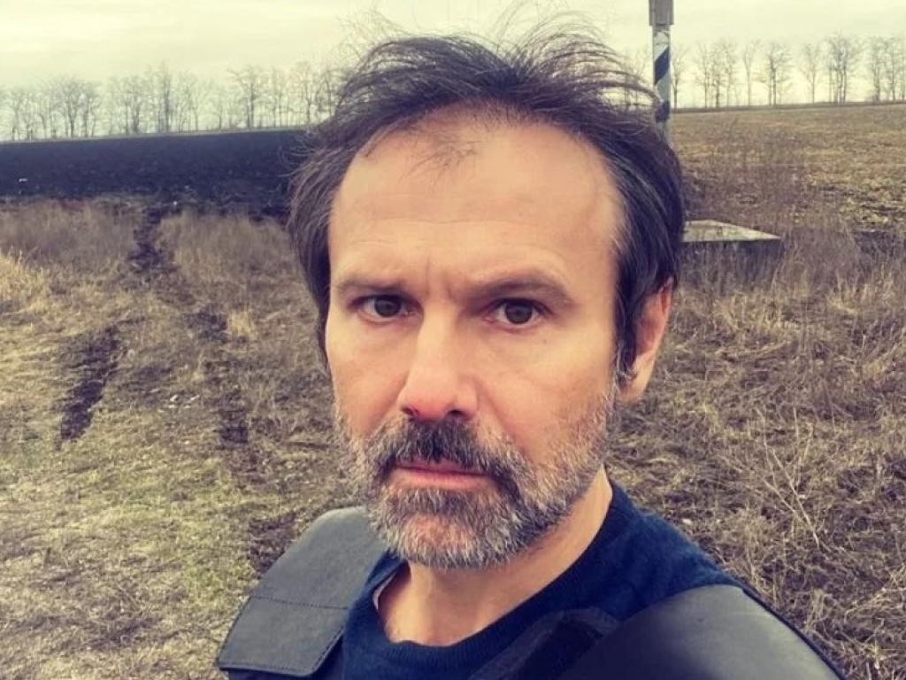 Святослав Вакарчук привез помощь для харьковчан и спел в метро Святослав Вакарчук привез помощь для харьковчан и спел в метро