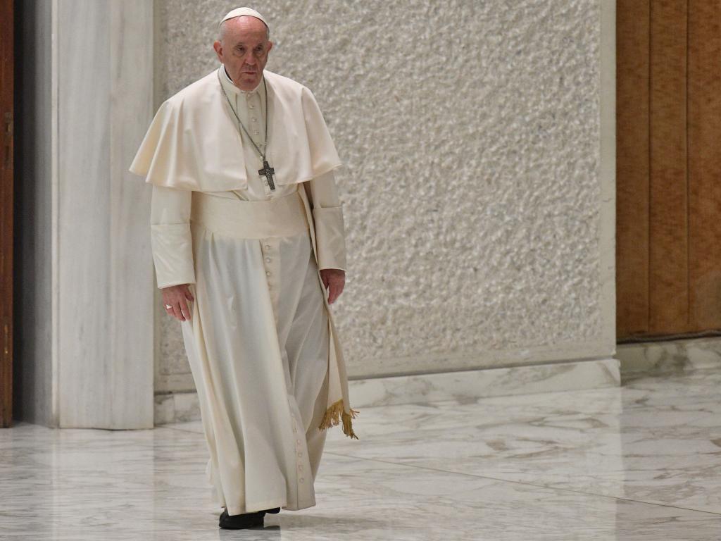 Папа Римський Франциск звернувся українською: "Прошу вас, не звикаймо до війни та насильства"