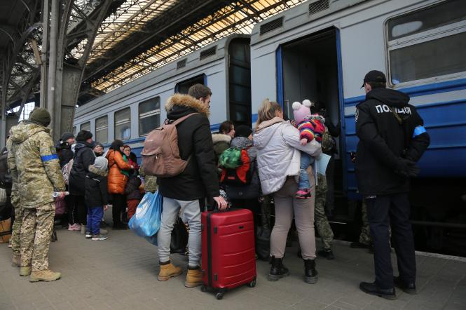 Тимчасовий статус в ЄС: які права мають українці, які в'їжджають до Європи