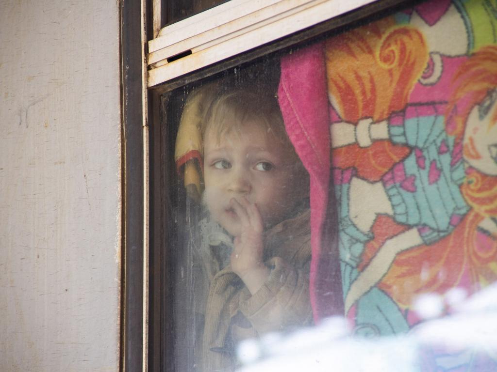 Постановка на консульский учет детей, которые из-за войны войны выехали за пределы Украины
