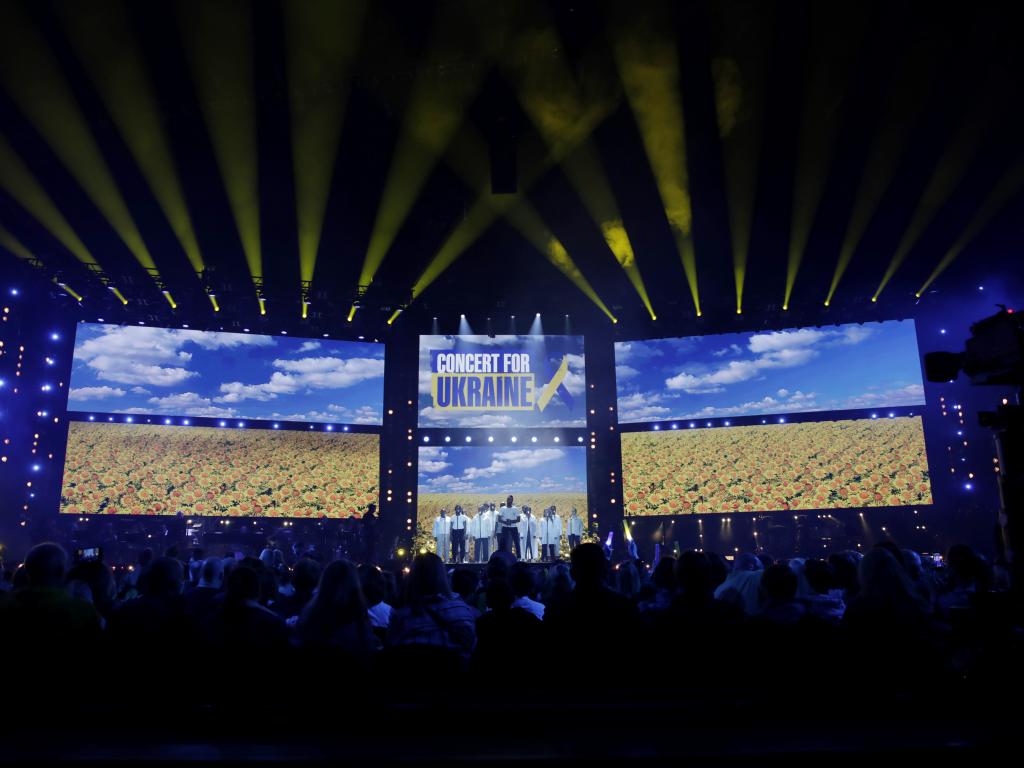 Концерт в Бирмингеме в поддержку Украины: выступления Эда Ширана, Джамалы, обращения Билли Айлиш и собранные $14,7 млн ​​для украинских беженцев
