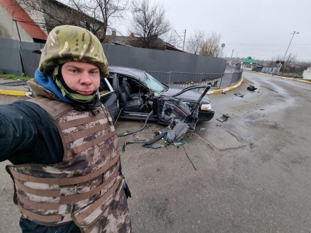 Страшні кадри. Ведучий Дмитро Комаров показав кадри звільненої від россіян Бучі: заміновані навіть дитячі майданчики Страшні кадри. Ведучий Дмитро Комаров показав кадри звільненої від россіян Бучі: заміновані навіть дитячі майданчики