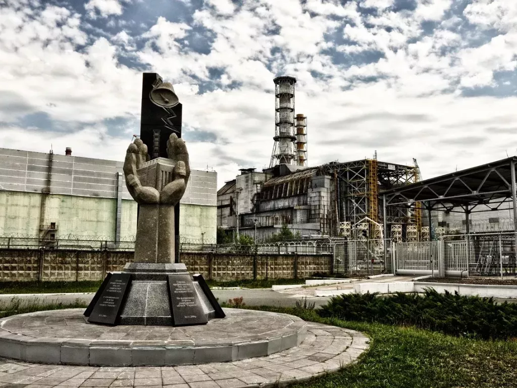 Как работала в оккупации Чернобыльская АЭС и как живет зона отчуждения сейчас (к годовщине аварии на ЧАЭС)