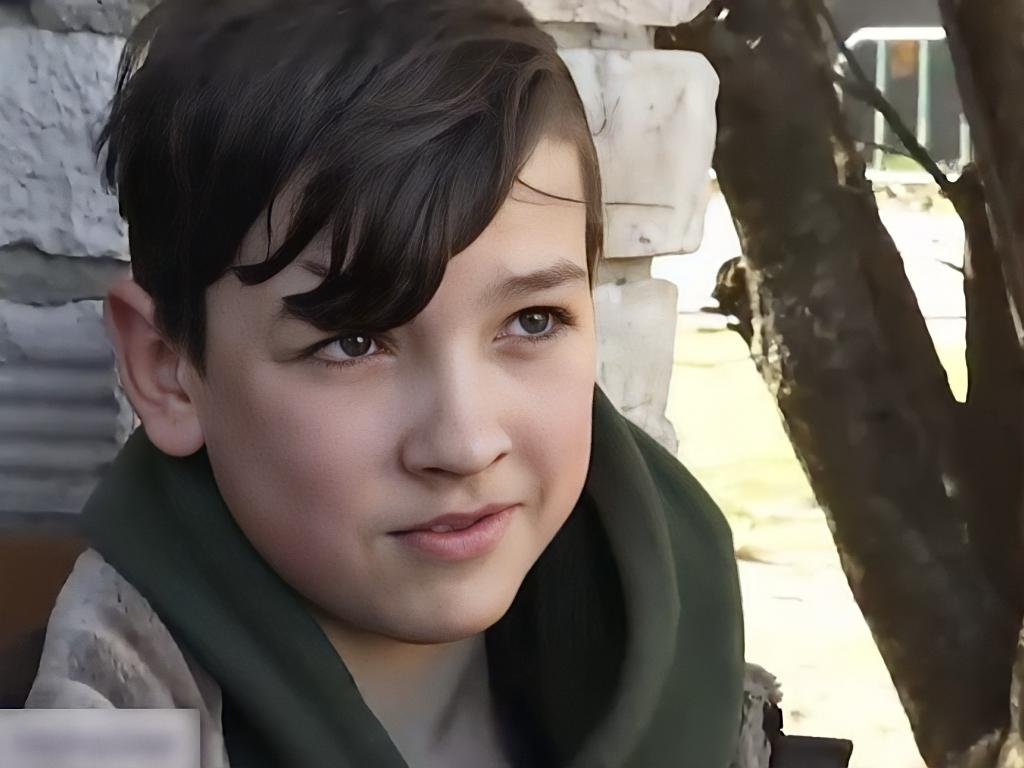 История одного героя: 14-летний Саша из Бучи под обстрелами спасал семью от голода