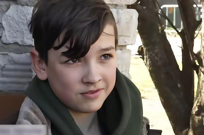 История одного героя: 14-летний Саша из Бучи под обстрелами спасал семью от голода