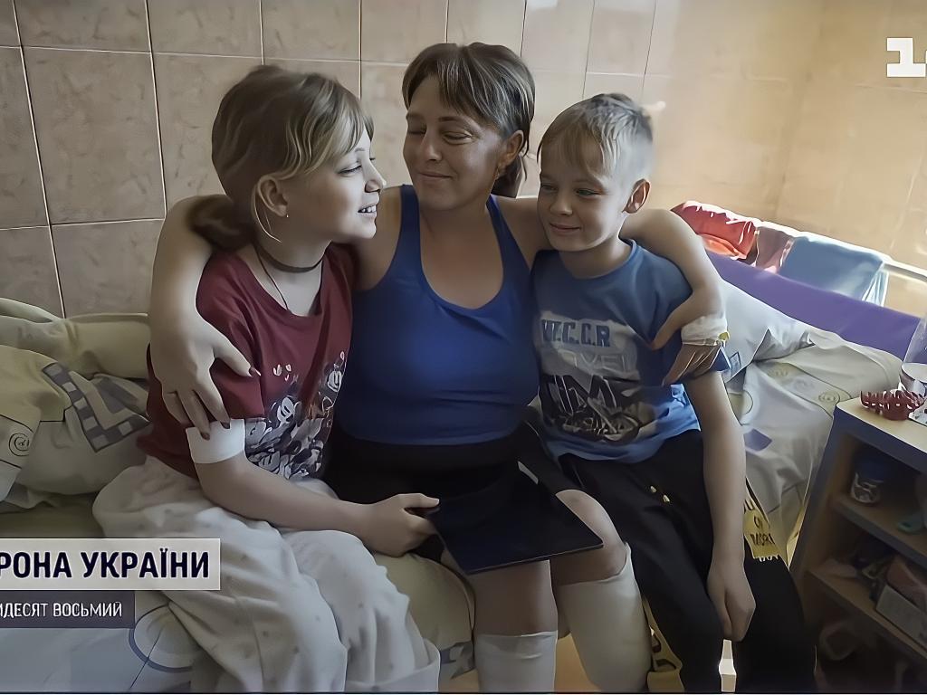 11-річний Ярослав тепер опікується родиною, яка постраждала від ракети на Краматорському вокзалі: сестра втратила обидві ноги, мама – одну, а бабуся – загинула