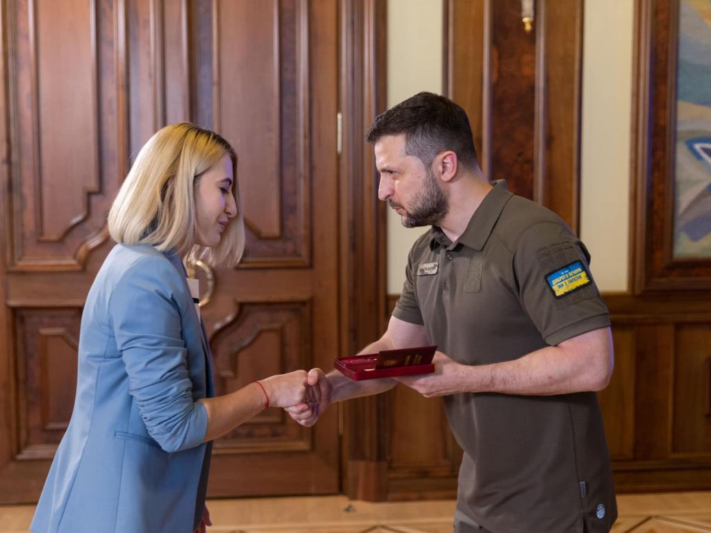 Журналісти ТСН отримали державні нагороди від Президента України до Дня журналіста