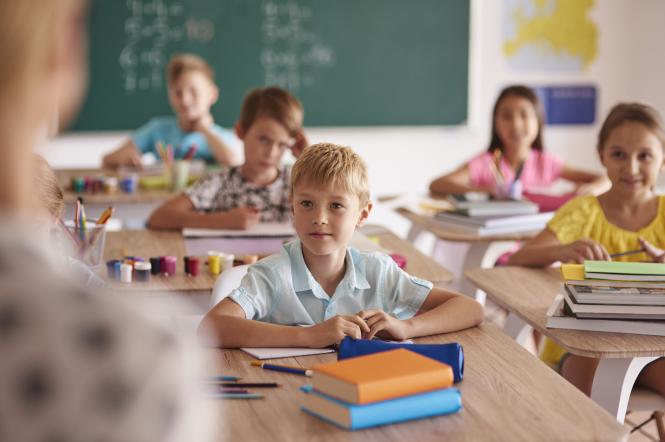 Когда и в какой форме начнется обучение украинских детей в школах: рекомендации правительства