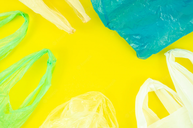 Коли в Україні стане менше пластикових пакетів: чому фактично не працює законодавство, що обмежує їх використання, та що робити