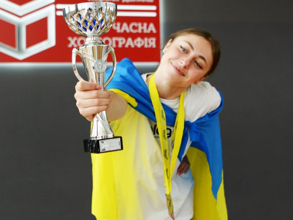 18-летняя Соломия Ткачивская в третий раз стала чемпионкой мира по современному танцу и посвятила свою победу Украине
