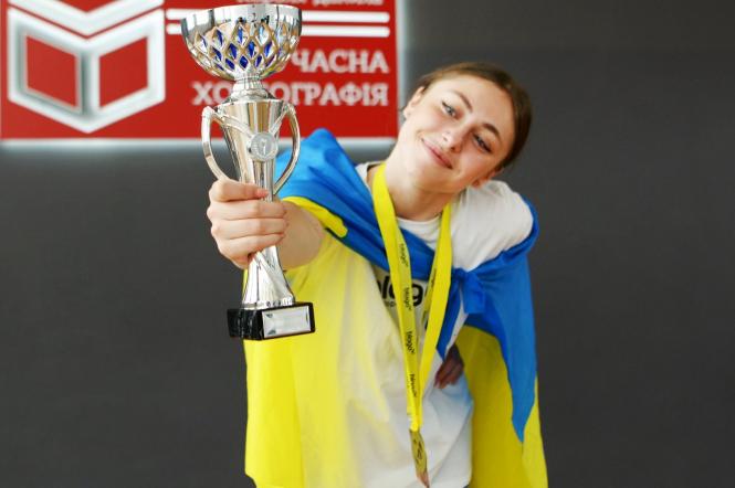 18-летняя Соломия Ткачивская в третий раз стала чемпионкой мира по современному танцу и посвятила свою победу Украине