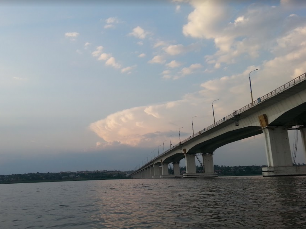 Чому руйнування Антонівського мосту має таке стратегічне значення: розбиралися у "Сніданку з 1+1" Чому руйнування Антонівського мосту має таке стратегічне значення: розбиралися у "Сніданку з 1+1"