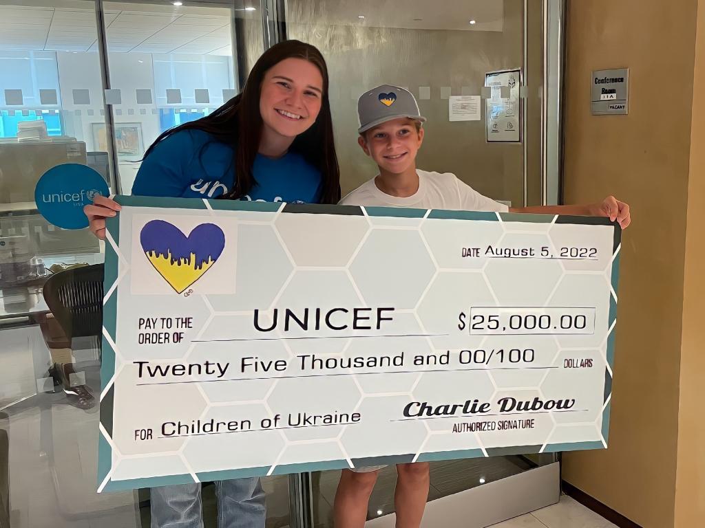 Хлопчик із США зібрав 25 тисяч доларів на допомогу українським дітям