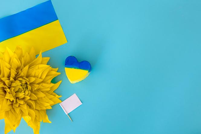 Привітання до Дня Незалежності Україні у віршах та листівках