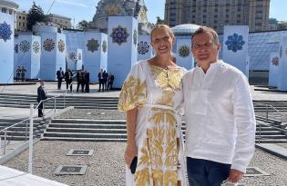  Катя Осадчая поздравила своего мужа Юрия Горбунова с двойным праздником