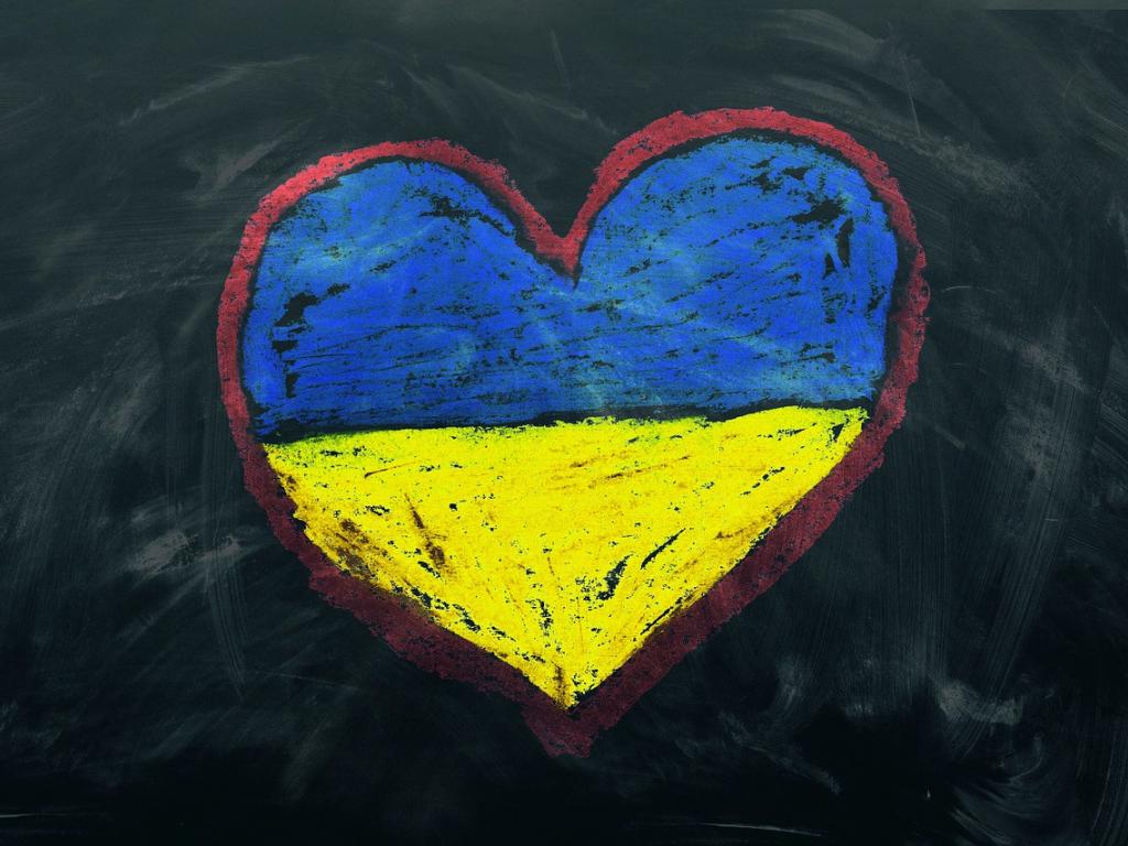 Учитель, который сейчас защищает Украину, приехал к ученикам прямо с фронта: трогательное видео