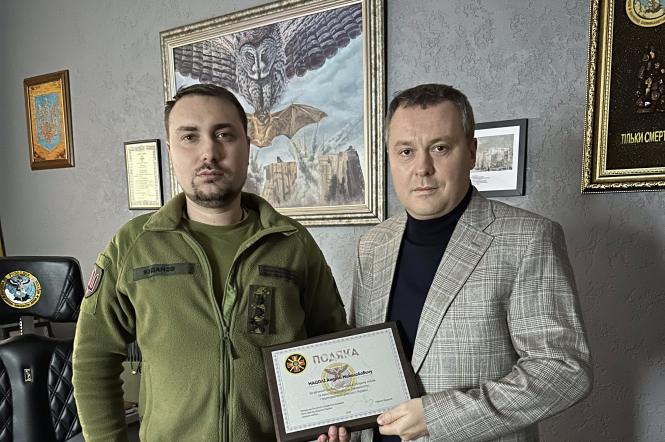 Народний тренер "Голосу країни" Андрій Мацола отримав подяку від Кирила Буданова
