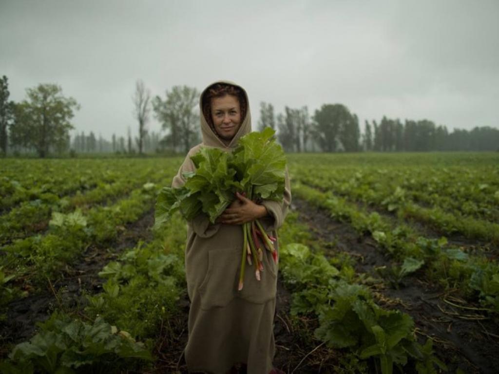 Телеканал 1+1 покаже документальний проєкт, присвячений українським жінкам на війні Берегині на війні