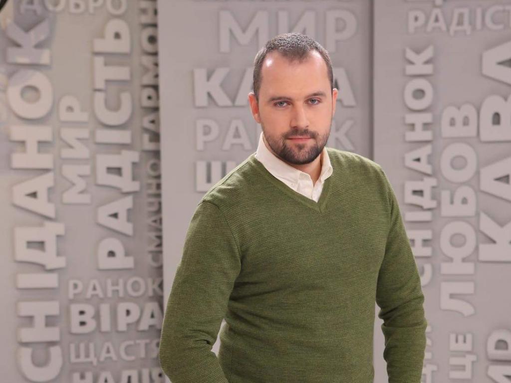 Спеціальний кореспондент «Сніданку з 1+1» Антон Пшеничний розповів, як змінилося його життя після повномасштабного вторгнення росії на територію України Спеціальний кореспондент «Сніданку з 1+1» Антон Пшеничний розповів, як змінилося його життя після повномасштабного вторгнення росії на територію України