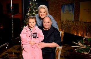 Ти не один: Юрій Ткач з дружиною та донькою розповіли про традиції святкування Різдва у своїй родині