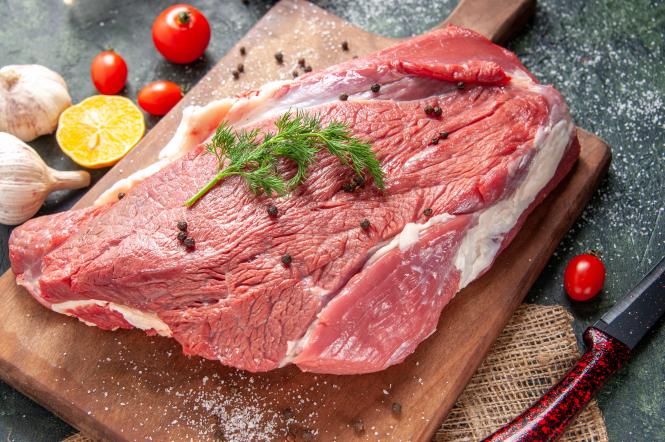 Красное мясо: польза, вред и как правильно употреблять