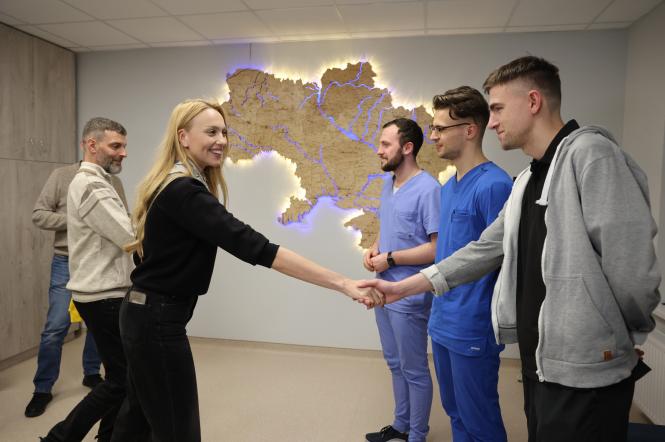 Оля Полякова и Михаил Дианов посетили НЕЗЛАМНЫХ пациентов в UNBROKEN Ukrai