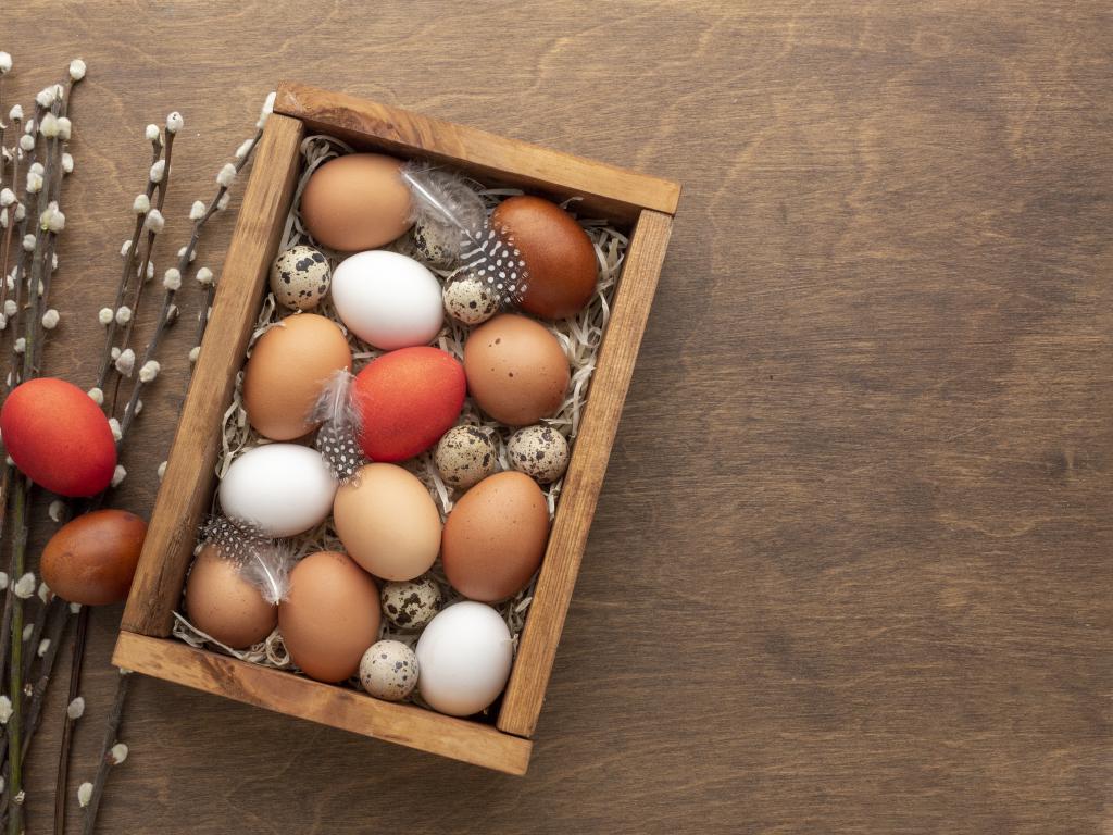 Чим пофарбувати яйця на Великдень без хімії та барвників — 1+1