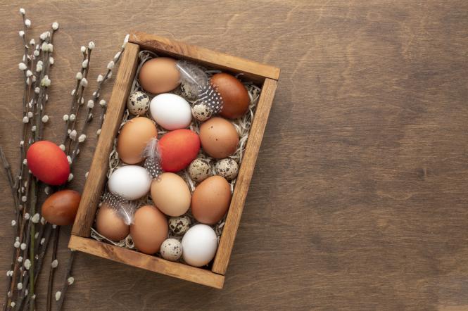 Чим пофарбувати яйця на Великдень без хімії та барвників — 1+1