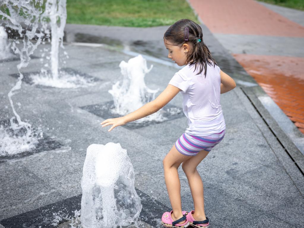Небезпека фонтанів: як захистити дітей влітку