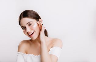 Як доглядати за шкірою під час спеки — поради косметолога