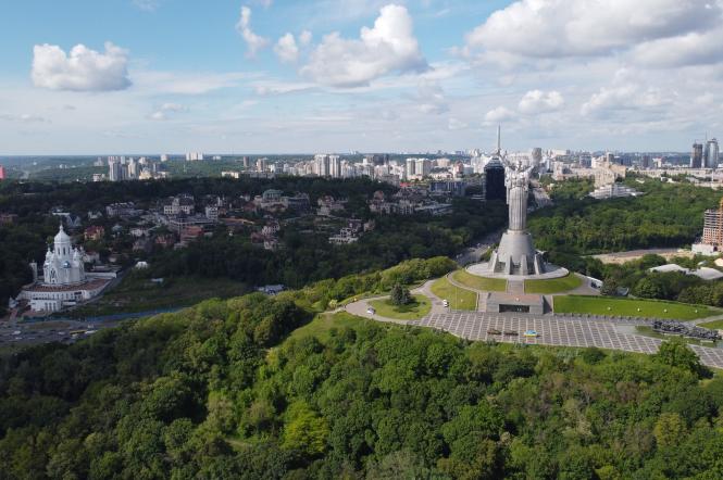 7 мальовничих місць в Києві для прогулянок