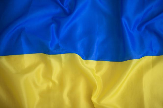 Найбільший український прапор над Говерлою пошила вчителька з Маріуполя