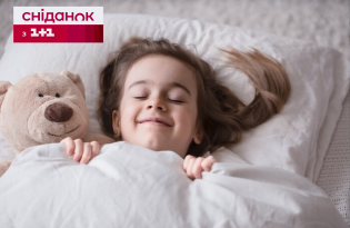 Дитина не хоче спати вдень: експерт розповіла, чи є нормальним відмовлятись від сну